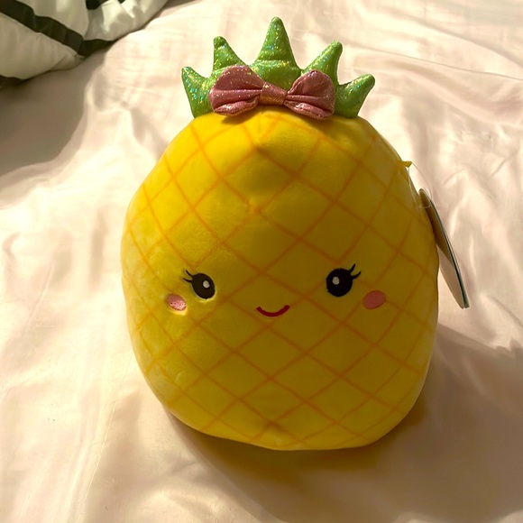 Maui the pineapple squishmallow - Picture 1 of 5